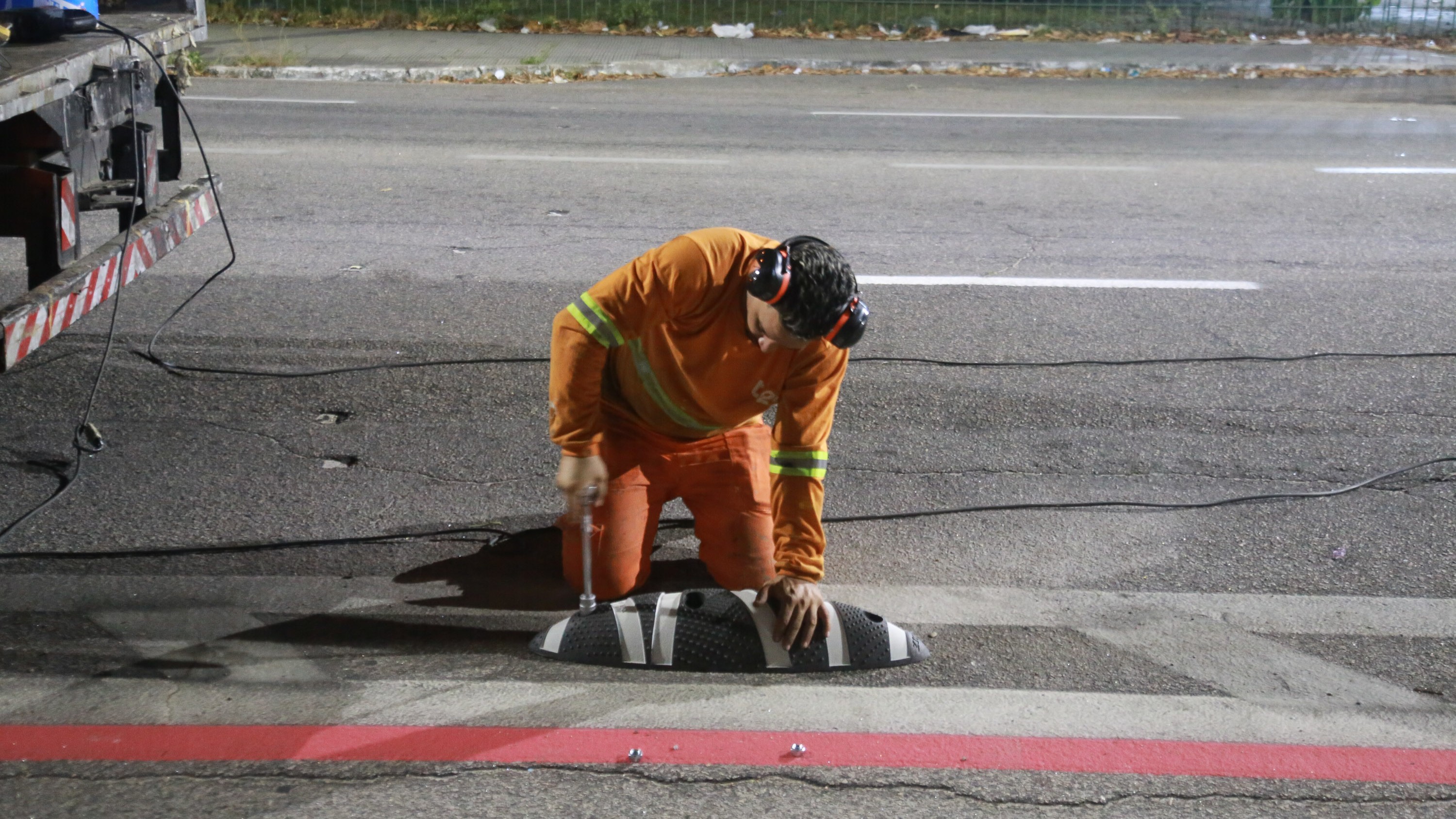 instalação do equipamento, que horizontal e preto e branco